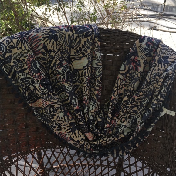 Ann Taylor LOFT Infinity Scarf - Picture 2 of 4